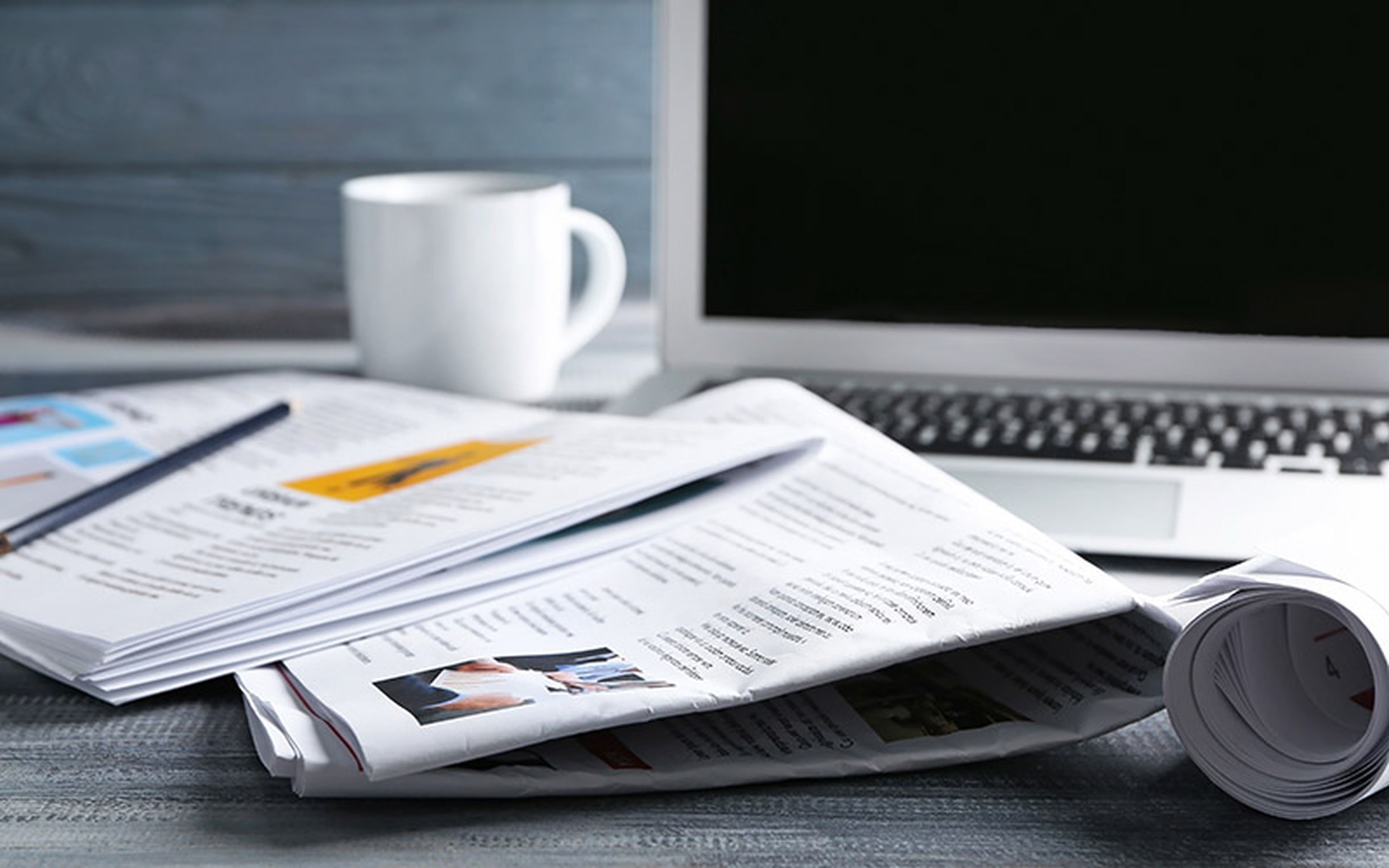 With the decline in print circulation, press agencies increasingly depend on internet services to reach their readership. The French law of July 24, 2019, was passed with the goal of enabling fair negotiations between media companies and digital hosting platforms.